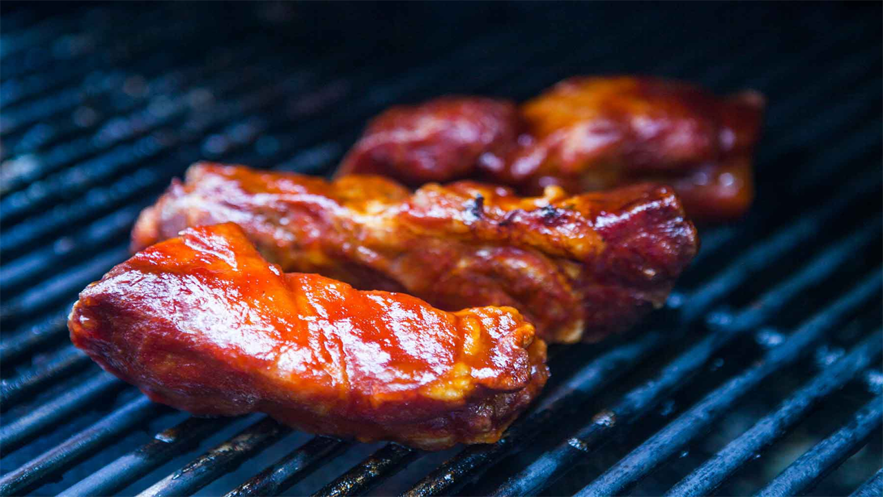 BBQ Charcoal Grill Ribs - The Best Way to Grill Ribs