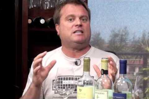 Thumbs Up Wine Review: Three Great $5 White Wines at Trader Joe''''s