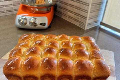 Newfoundland Savory Black Pepper Potato Milk Rolls