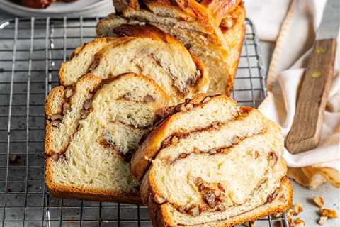 Cinnamon-Pecan Babka