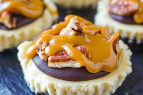 Mini Turtle Cheesecakes