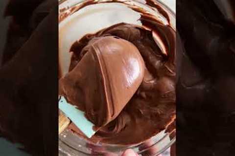 EASIEST EVER CHOCOLATE MOUSSE CAKE RECIPE | CHOCOLATE MOUSSE CAKE AT HOME | EGGLESS DESSERTS #shorts