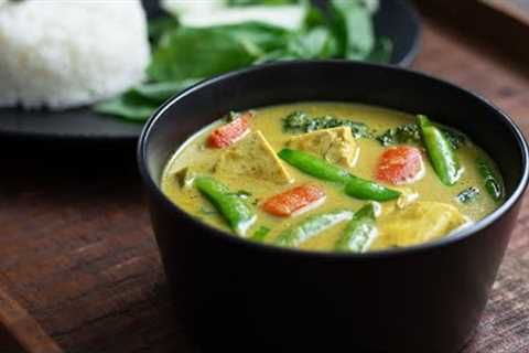 Delicious Green Coconut Curry 🥥 Easy, Homemade, Plant-based Curry Recipe for Vegans