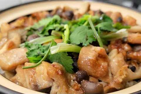 You get an insanely aromatic pot of yumminess | Chicken and Mushroom Clay pot Rice