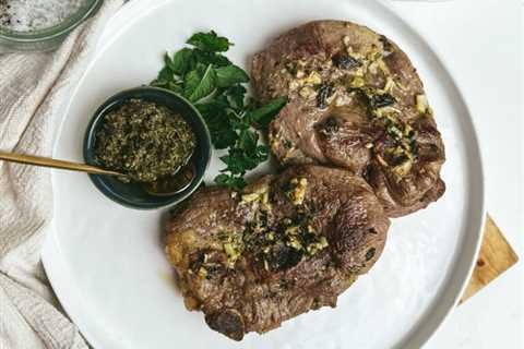 How to Cook Lamb Chops in the Oven