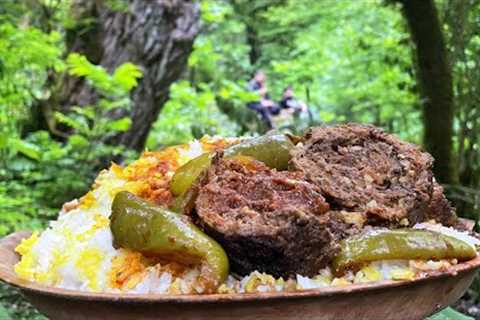 Cooking ground beef in nature in the form of meat rolls with rice
