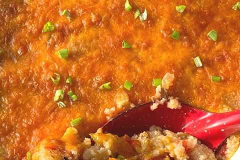 SAUSAGE, TOMATO AND CHEESE GRITS CASSEROLE
