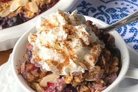 MIXED BERRY BAKED OATMEAL