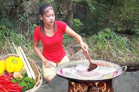 Wow Big Golden Fish with Eggs! Cooking and Eating Fish Soup for survival food@RinaAdventureAllTime