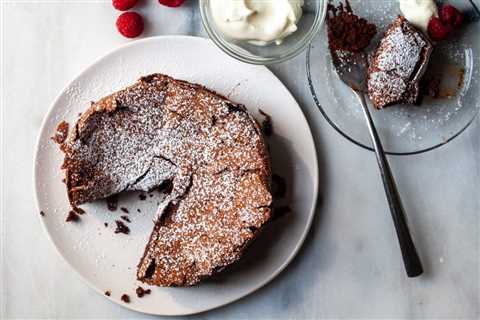flaky chocolate cake