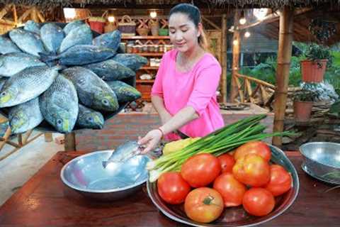 Ocean Fish Juicy Recipe Mommy Sros prepare Braised fish, deep fry fish on banana leaves for dinner