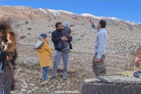 The disappearance of Reza, the youngest child of the family, in the mountains.