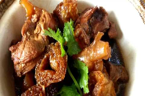 A Delicious and Nutritious Recipe for Dried Fish Maw and Pork Belly Stew