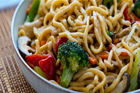 A Delicious Guide to Vegetable Lo Mein: Incorporating Mushrooms into Chinese Cooking