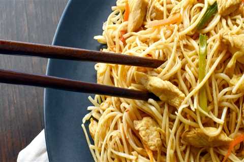 Exploring the Delicious World of Chicken Chow Mein