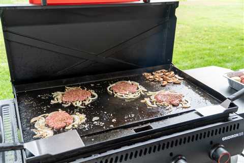 Griddle VS Grill – Which Should You Get?
