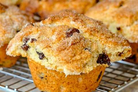 The Best Chocolate Chip Muffins